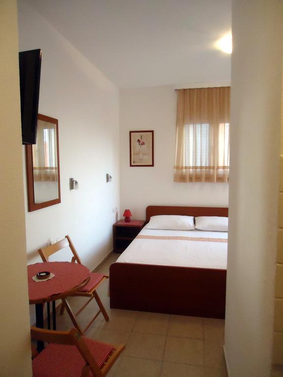 Apartments Mandic Тучепи Номер фото